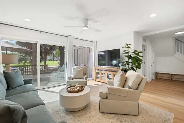 Living room at Water Oak 27